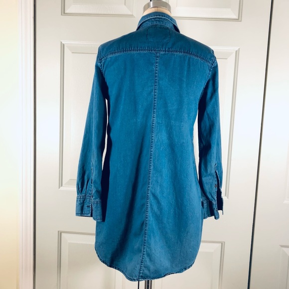 Holding Horses Anthro Embroidered Button Down Blue Denim Shirt Size 4 - Picture 5 of 10